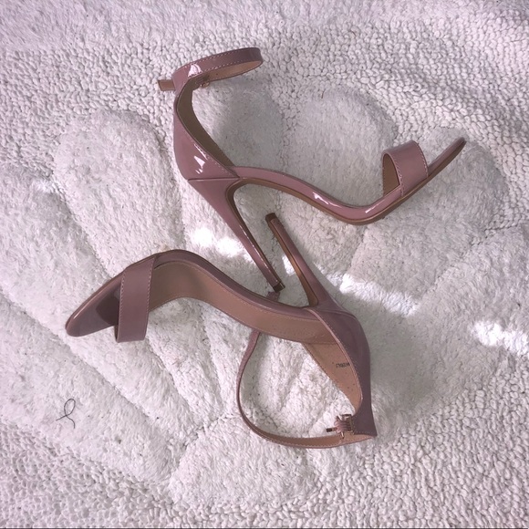 Heels - Picture 5 of 7